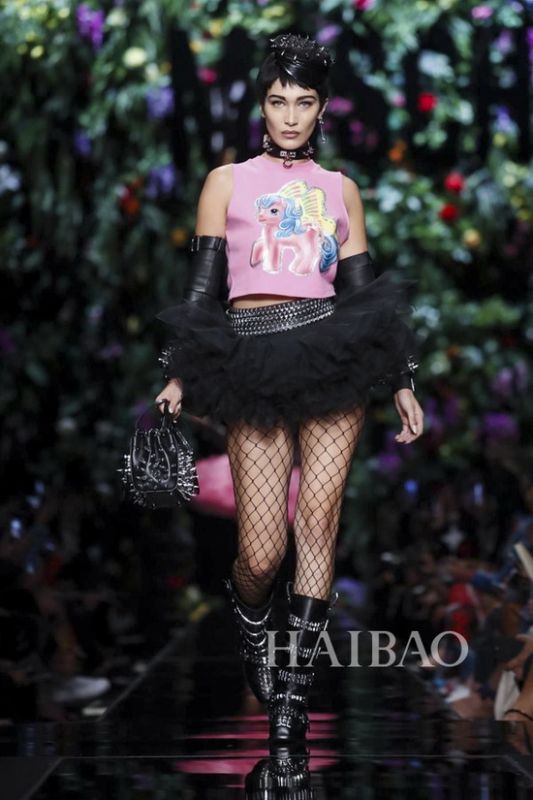 莫斯奇诺（Moschino）2018春夏女装秀场